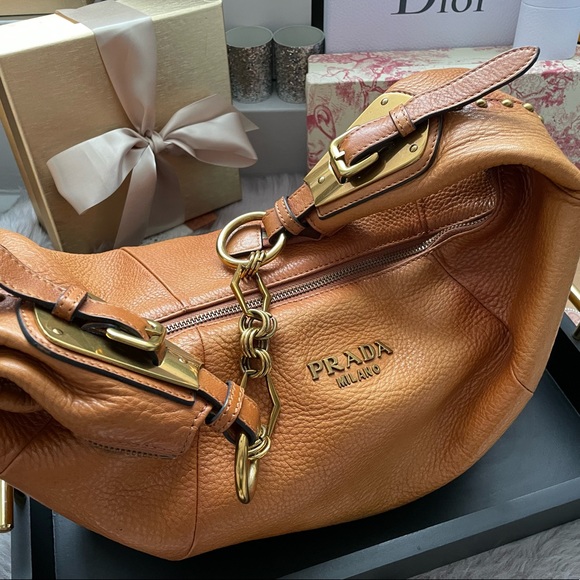 ✨🤎🤎✨PRADA Vintage Tan Leather Hobo Handbag ✨PURCHASE ONLY✨ - Picture 5 of 16